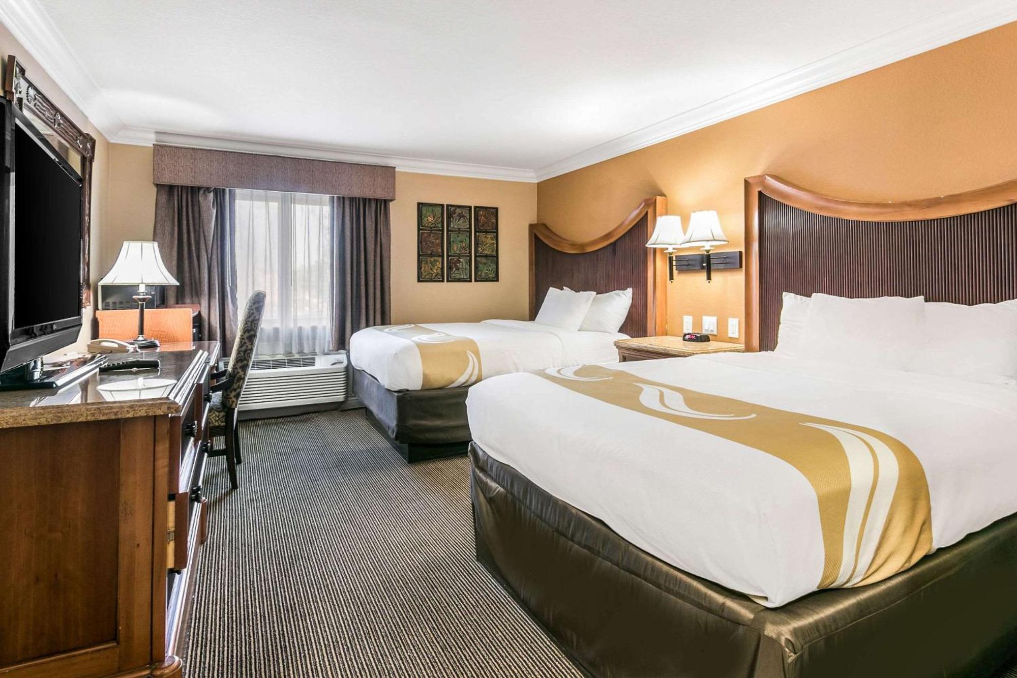 Quality & Atlanta Airport South Hotel